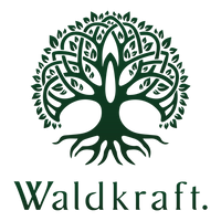 Waldkraft Logo - Baum+Schrift - gr&uuml;n
